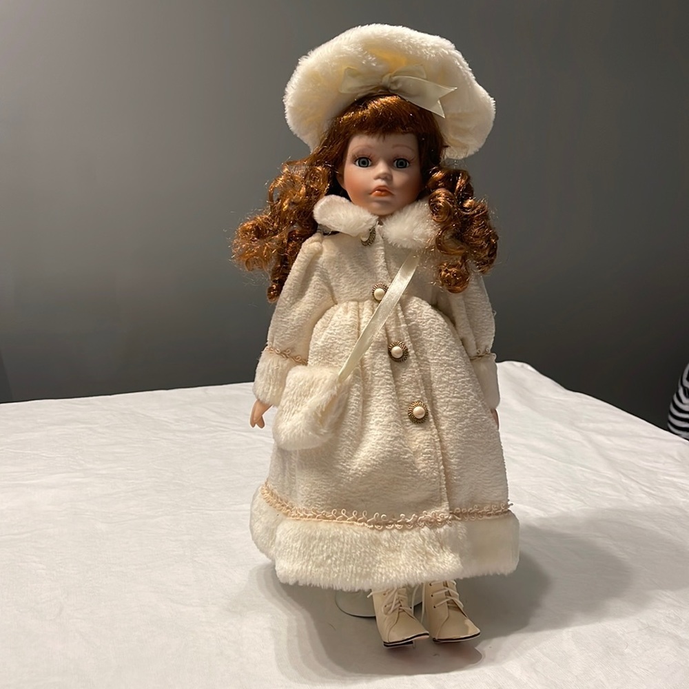 Emily Elizabeth porcelain doll 2001 limited edition collectible.  16” ta…